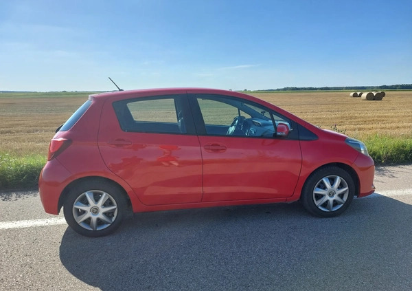 Toyota Yaris cena 23500 przebieg: 244000, rok produkcji 2015 z Serock małe 7